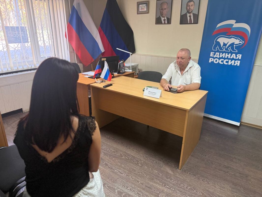 В общественной приёмной прошёл приём депутата городского совета
