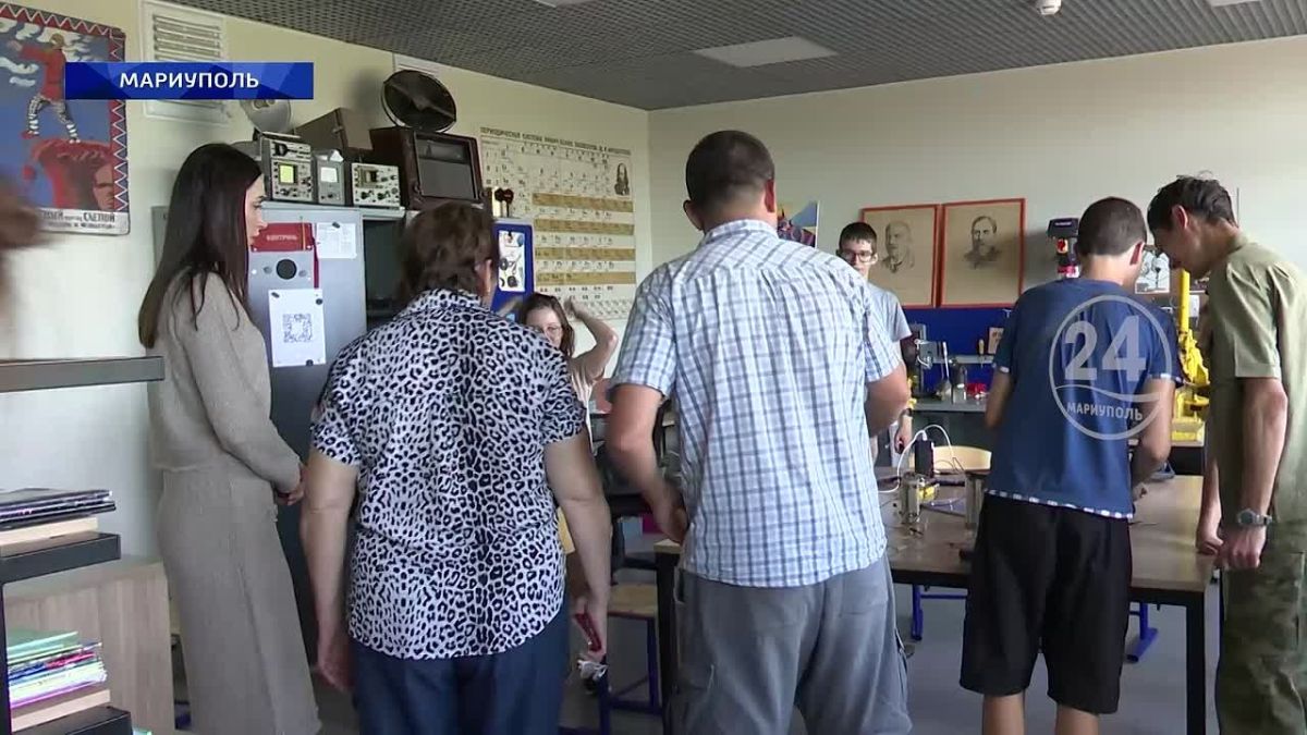 Визит детского омбудсмена в Мариуполь и летний досуг детей в Центре детского и юношеского творчества