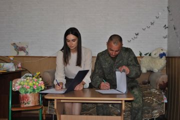 Уполномоченный по правам ребенка в ДНР Таисия Чернявская и командование 90-й гвардейской танковой дивизии (группировка войск «Центр») подписали соглашение о сотрудничестве