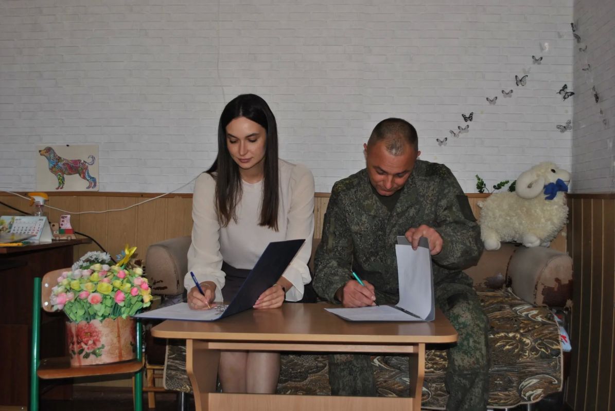 Уполномоченный по правам ребенка в ДНР Таисия Чернявская и командование 90-й гвардейской танковой дивизии (группировка войск «Центр») подписали соглашение о сотрудничестве