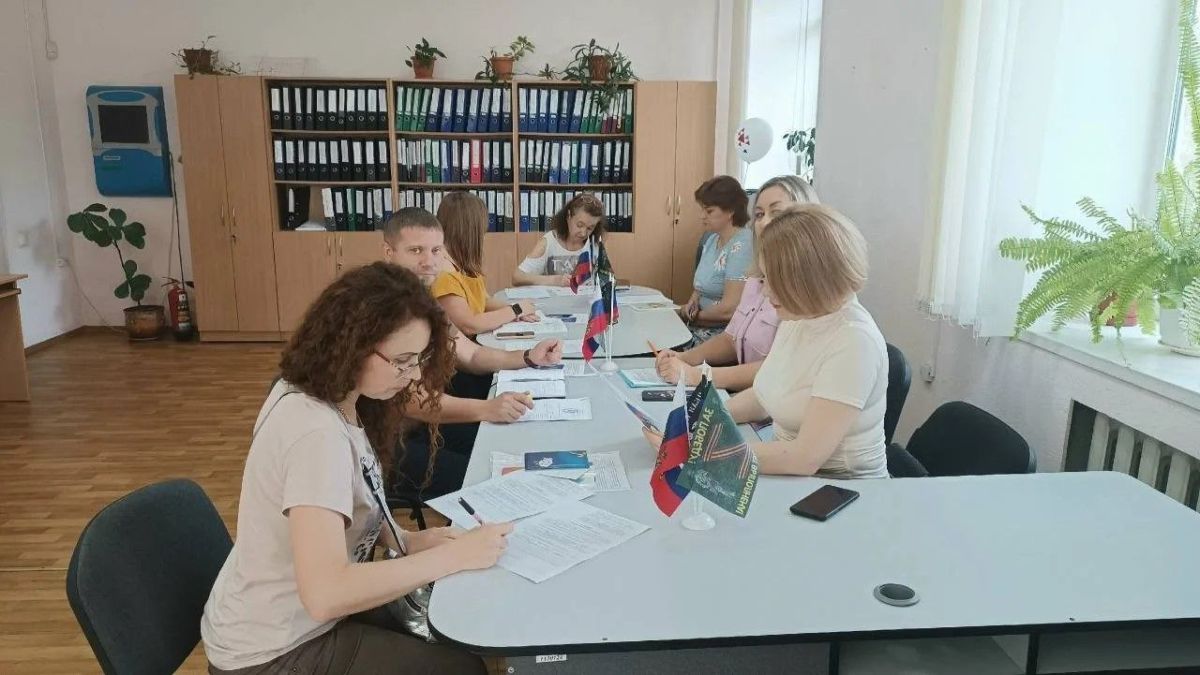 Трудовые отношения без нарушений: инспекторы труда встретились с работодателями Тореза