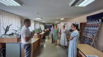Депутат Тельмановского муниципального совета Дмитрий Липчанский провёл встречу с коллективом ГКУ «Тельмановский районный центр занятости»