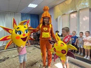 Сегодня, в ГБДОУ «Детский сад №9 «Сказка» г.о. Харцызск», прошла танцевально - развлекательная программа «Август, музыка звучит»