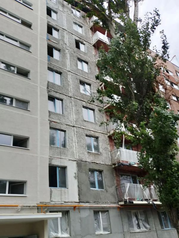 При участии ФАУ «РосКапСтрой» ведется восстановление многоквартирного дома на улице 50 лет СССР