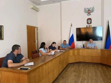 В рамках подготовки к осенне-зимнему периоду на заседании штаба по подготовке к ОЗП рассмотрены вопросы готовности объектов социальной сферы и коммунального хозяйства Тельмановского муниципального округа