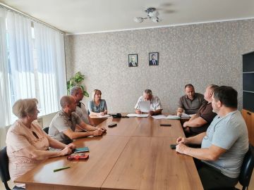 Сегодня, 20 августа, состоялось заседание постоянного комитета по жилищно-коммунальному хозяйству, благоустройству, транспорту, градостроительству и землепользованию, экологии Торезского городского совета