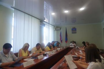 Состоялось заседание Комиссии по делам несовершеннолетних и защите их прав под председательством заместителя главы Администрации Володарского муниципального округа Полтарак Викалины Викторовны