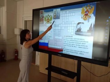 В центральной модельной библиотеке 21 августа состоялась презентация выставки – кроссворда «Флаг славы и побед»