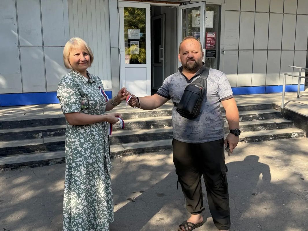 В Советском внутригородском районе городского округа Макеевка прошла акция «Российский триколор»