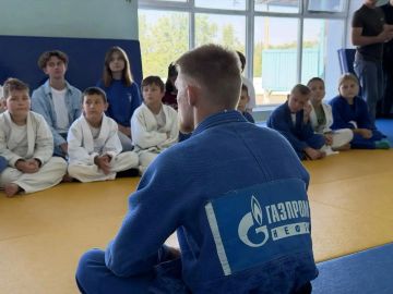 Александр Шатов: Юные спортсмены и молодежный актив Шахтерска встретились с Чемпионом по дзюдо