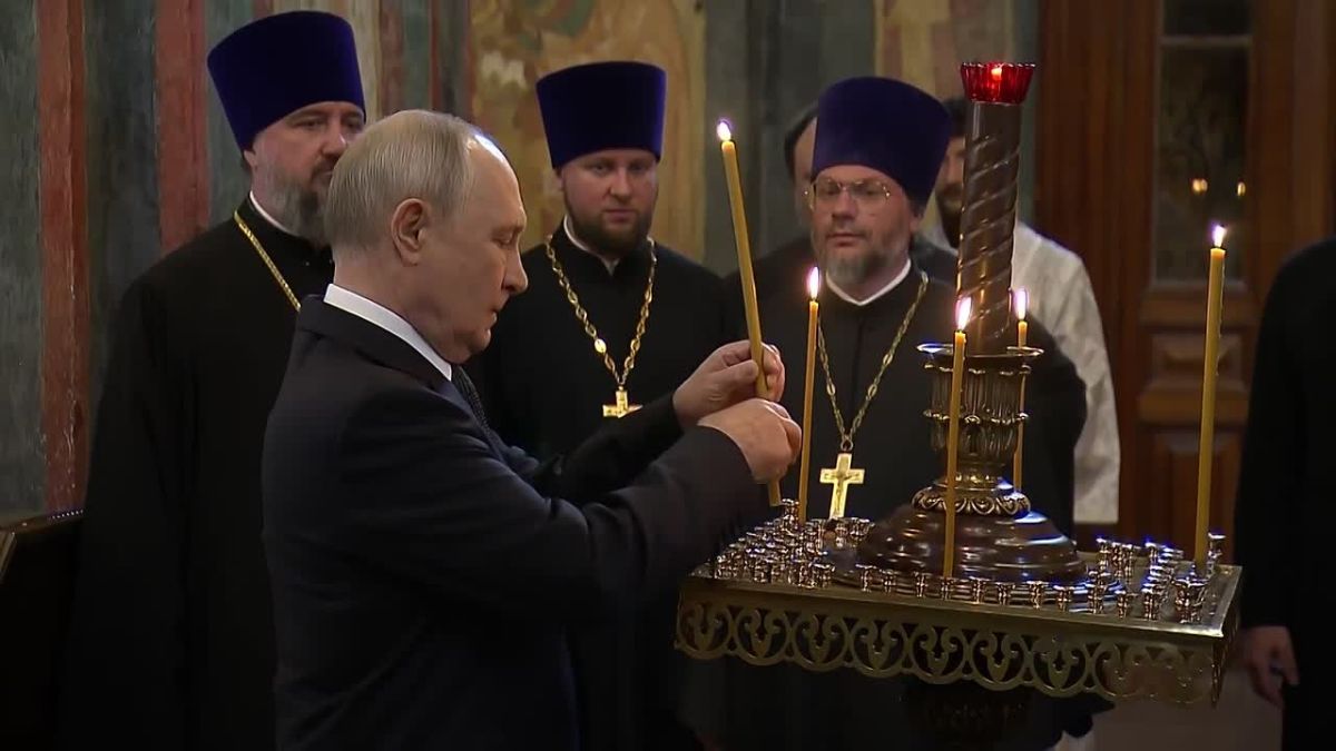 “Удивительная, уникальная находка”: Владимир Путин поклонился мощам Дмитрия Донского
