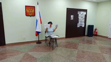 Символ величия и единства: в Азовском клубе отметили День флага России!
