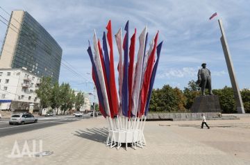 Донбасс воплотил стремление к возвращению в родную гавань под флагом России