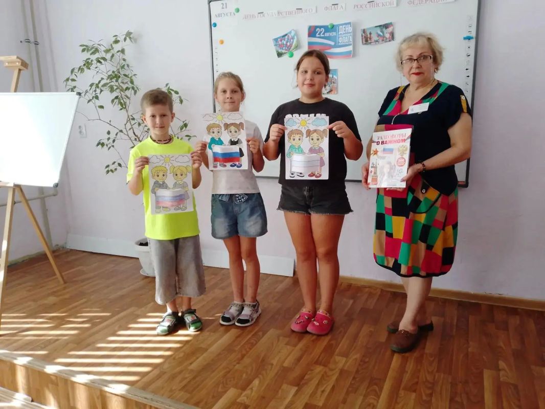 Воспитать в детях чувство патриотизма, с малых лет привить любовь к Родине и уважение к ее символам – одна из ключевых задач воспитания подрастающего поколения