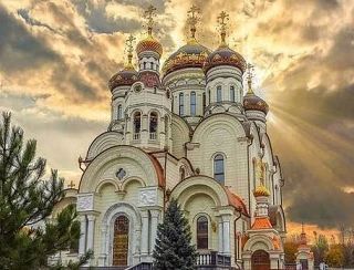 Режим Зеленского бьёт по святыням: террористы ВСУ атаковали кафедральный собор в Горловке во время воскресной службы