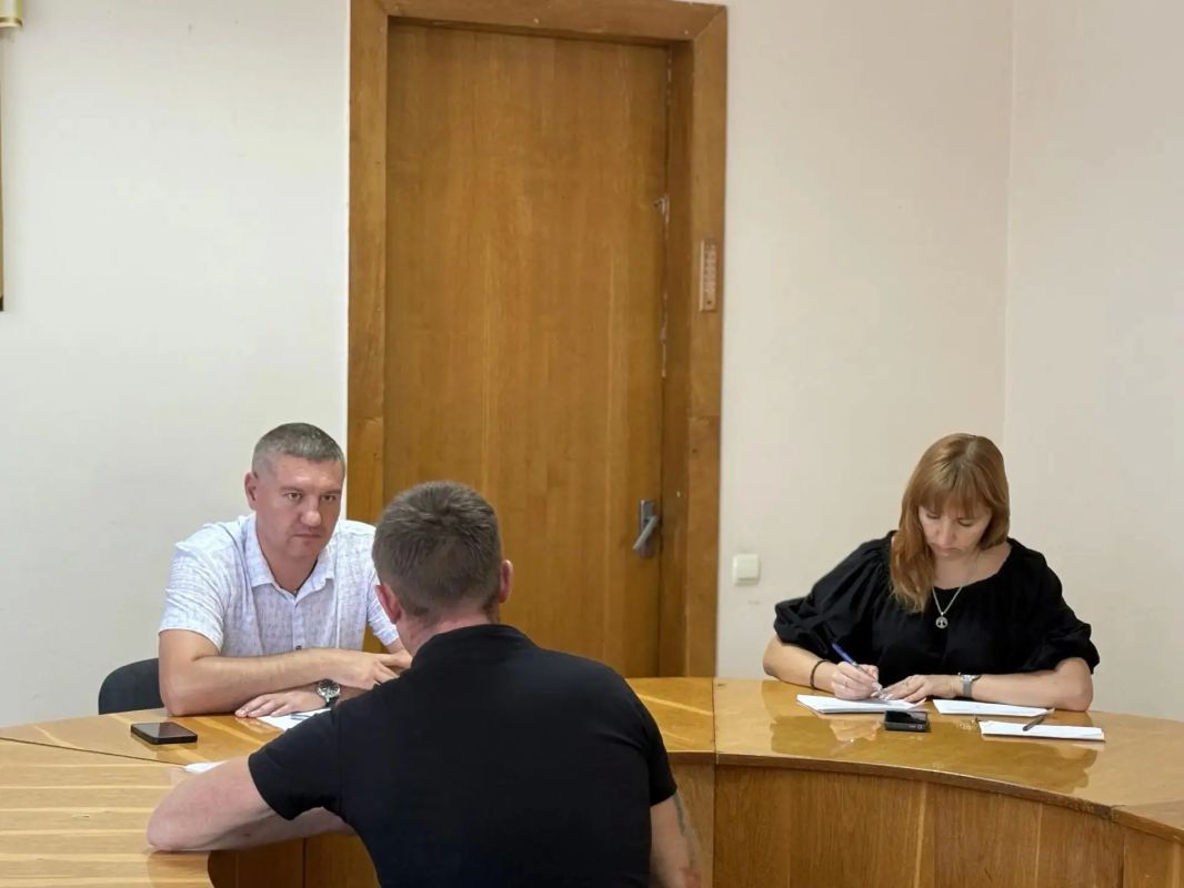 Врип главы Шахтерского округа провел прием граждан