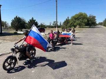 22 августа в День Флага Российской Федерации работники культуры округа провели настоящий праздник для жителей сел