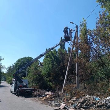 В Кировском специалисты оперативно устранили неполадки с наружным освещением