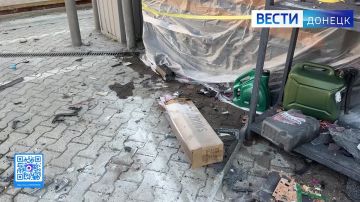 Последствия очередного удара ВСУ по центру Горловки