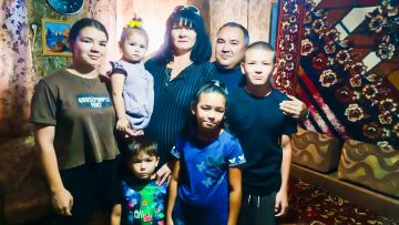 Александр Волошин: Совместно с депутатами Народного Совета ДНР и АНО «Сила Мира» оказали адресную помощь многодетной семье Джаллетовых - Фроловых