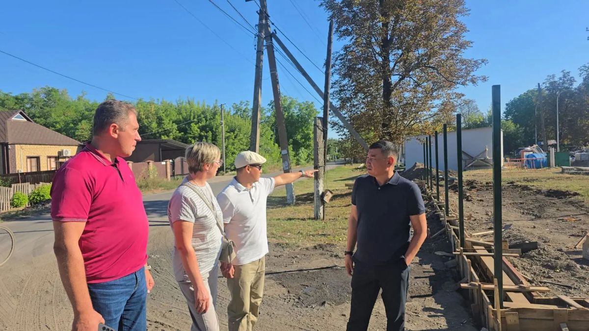 Александр Качанов: В Докучаевске продолжается восстановление Еленовской школы №2