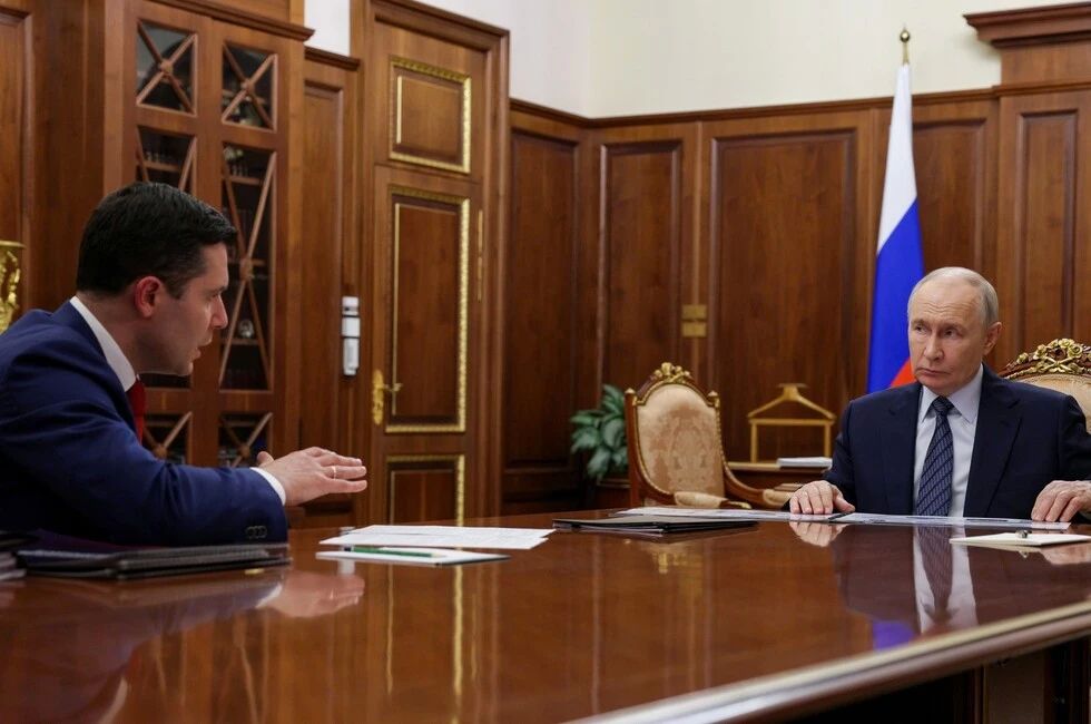 Путин обсудил модернизацию экономики с главой Минпромторга Алихановым