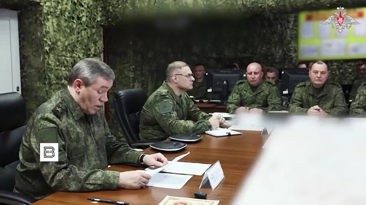 Начальник Генштаба ВС РФ Валерий Герасимов посетил группировку "Юг"