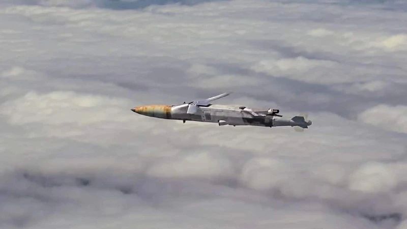 На фото одного из обломков боеприпасов, примененных вчера по Донецку, можно заметить CAGE-код 6F8W австралийской компании Ferra Aerospace, которая производит комплекты крыльев для планирующих авиабомб JDAM-ER