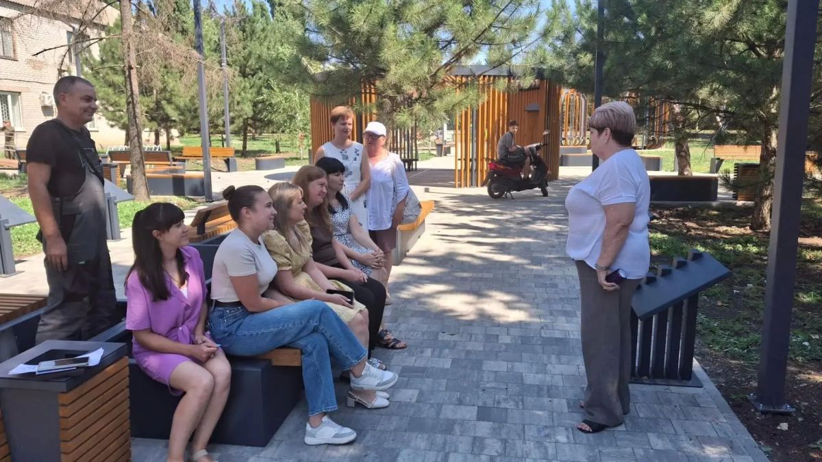 Сегодня депутат Тельмановского муниципального совета Галина Коссе провела встречу с жителями пгт