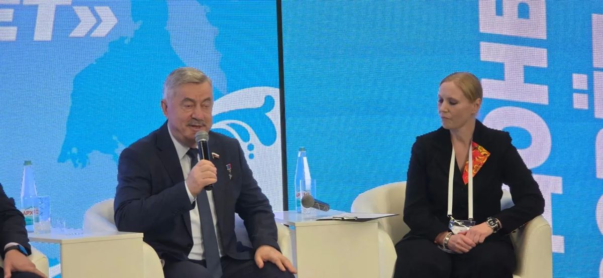 Виктор Водолацкий: Принял участие в I Окружном муниципальном форуме «Донбасс зовет», который впервые прошел на территории Луганской Народной Республики