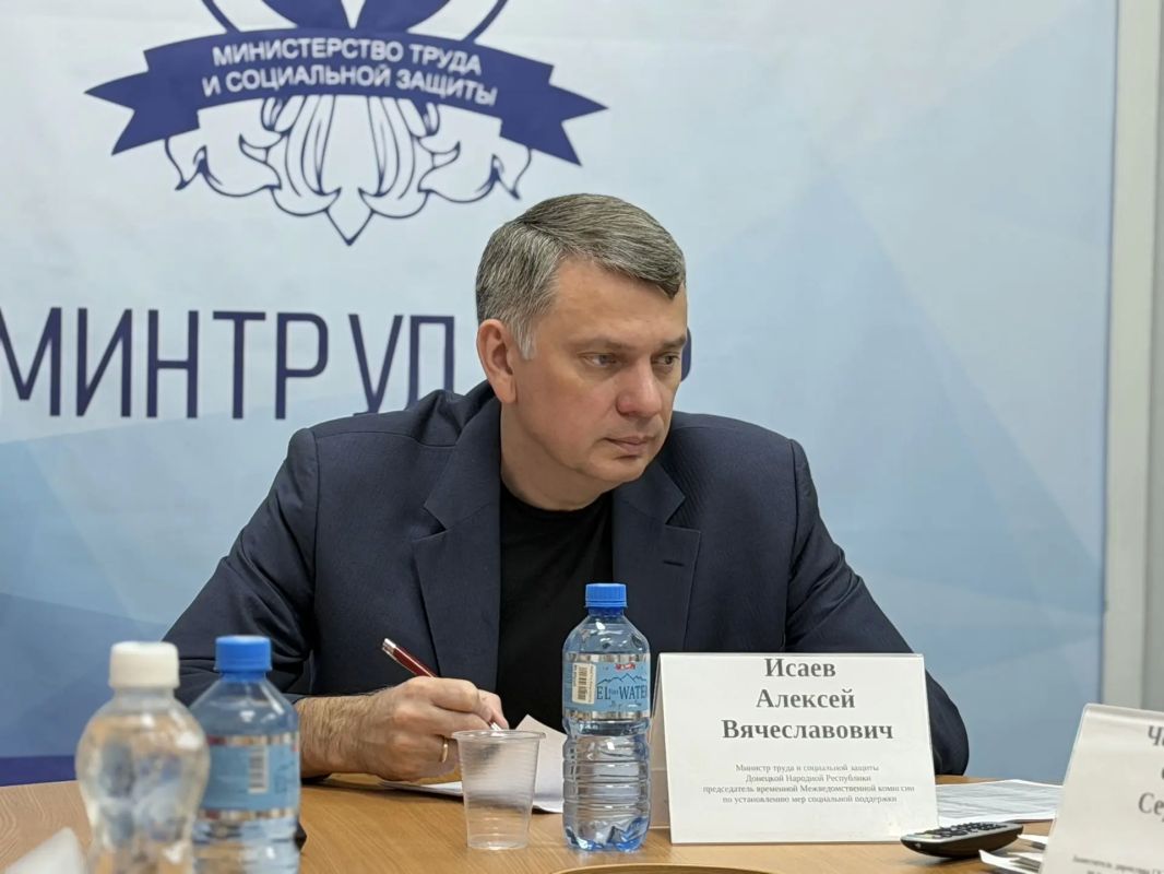 Алексей Исаев: На заседании Межведомственной комиссии рассмотрели 526 заявлений от граждан, пострадавших в результате боевых действий: