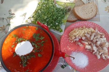 Мамин борщ и дружная команда: в Херсонской области прошел «Борщ Фест»