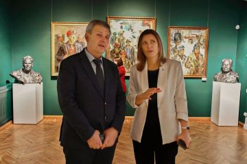ВЫСТАВКА "СВЕТ В ГЛУБИНЕ" КО ДНЮ ШАХТЕРА ОТКРЫЛАСЬ В ГЛАВНОМ ХУДОЖЕСТВЕННОМ МУЗЕЕ РЕСПУБЛИКИ