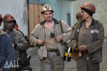 Гордость и опора. Пушилин поздравил шахтеров Донбасса с праздником