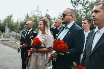«Наш долг — знать цену шахтерского труда»: в Торезе почтили память Алексея Стаханова