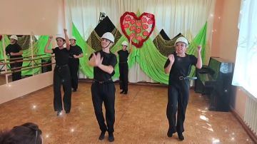 Обучающиеся и педагоги нашего Центра творчества активно приняли участие в создании видеооткрытки на день рождения любимого города Донецка и Дня Шахтёра!