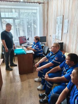 Депутат Амвросиевского муниципального совета Александр Фомин провел информационную встречу с сотрудниками скорой помощи