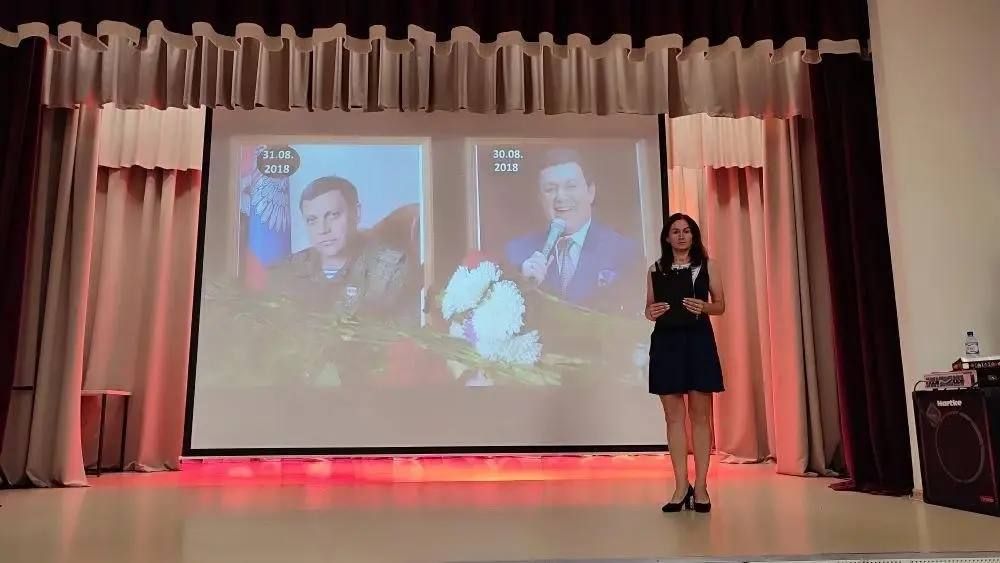 В клубе села Бирюки для участников творческих коллективов был проведен час памяти "Сердце, отданное Донбассу", он приурочен к трагическим датам конца августа 2018 года: