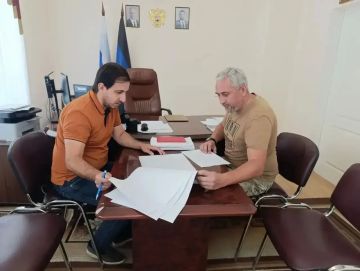 Представитель Магаданской области обсудил планы по восстановлению Ждановки с заместителем главы администрации Шахтерского округа