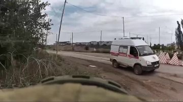 Наши бойцы МОГ ДНР сбили вражеский БПЛА за считанные секунды до его удара по автомобилю скорой помощи
