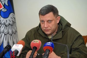 «Он не был кабинетным политиком»: Пушилин почтил память Захарченко