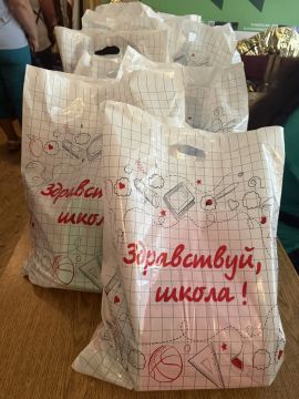 От Совета депутатов Ясиноватского муниципального округа поздравили с наступающим Днём знаний юных читателей библиотеки