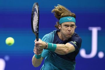 Рублев на тай-брейке пятого сета обыграл 109-ю ракетку мира на US Open