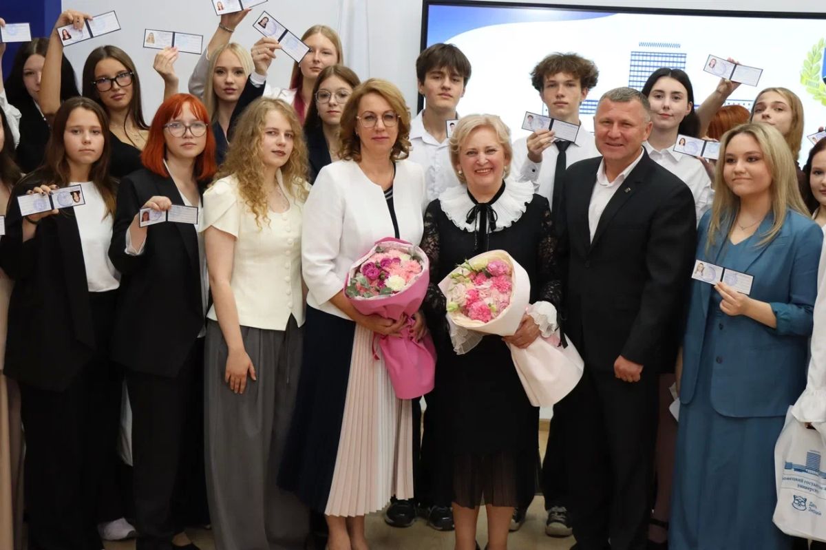 В Донецком государственном университете состоялась торжественная церемония посвящения первокурсников в студенты