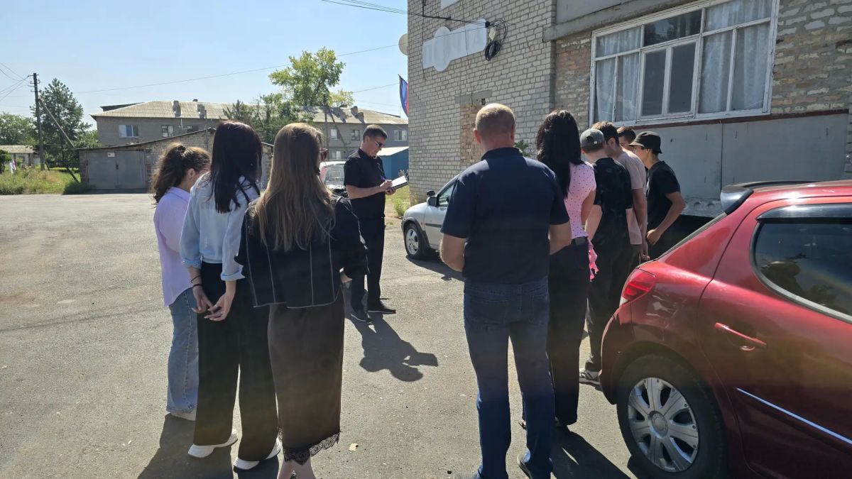 Открытый диалог: в Старобешевском округе продолжаются встречи со старшими по домам