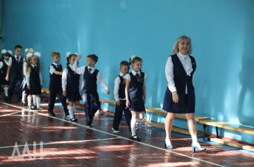 Линейка, первый звонок и напутствия: как прошло 1 сентября в донецком лицее №12