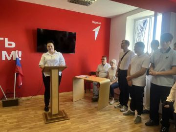 Сегодня, 1 сентября, представители ФГУП «Железные дороги Новороссии» приняли участие в торжественной линейке в Дебальцевском колледже транспортной инфраструктуры – филиале ФГБОУВО «Донецкий институт железнодорожного...