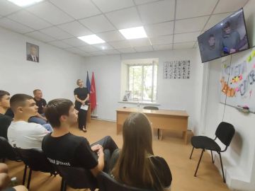 В Шахтерске провели Киноурок «Наш Захарченко