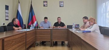 Александр Иванченко провел заседание постоянного комитета по вопросам градостроительства, землепользования, планирования и развития территорий с участием председателя Донецкого городского совета Юрия Атаманова