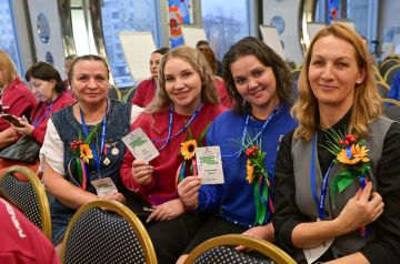 Родители со всей страны обменяются практиками на съезде в Москве